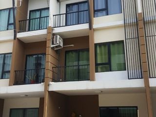 For sale and for rent 4 bedrooms townhouse in Mueang Samut Prakan, Samut Prakan