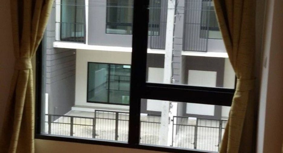 For sale and for rent 4 bedrooms townhouse in Mueang Samut Prakan, Samut Prakan