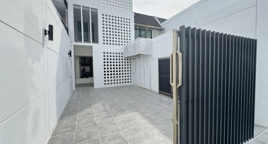 Casa en venta de 2 habitaciones en Watthana, Bangkok