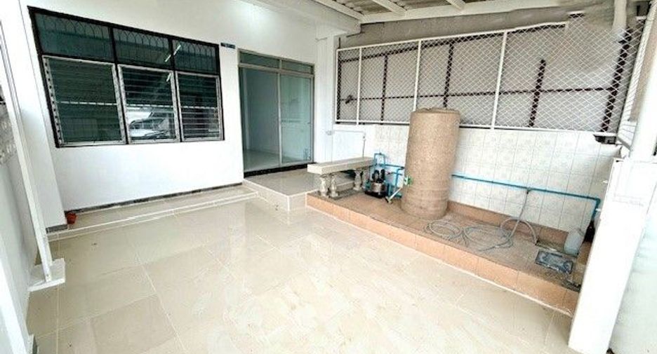 For rent and for sale 3 bedrooms townhouse in Bang Na, Bangkok