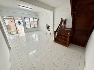 For sale and for rent 3 bedrooms townhouse in Bang Na, Bangkok