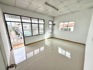 For sale and for rent 3 bedrooms townhouse in Bang Na, Bangkok