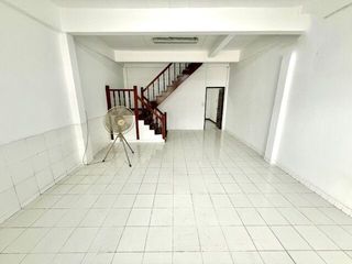 For sale and for rent 3 bedrooms townhouse in Bang Na, Bangkok