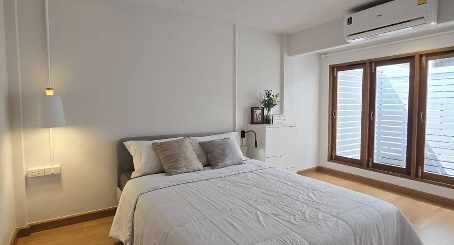 Reihenhaus zum Kauf und zur Miete mit 3 Zimmer in Suan Luang, Bangkok