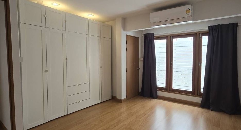 Reihenhaus zum Kauf und zur Miete mit 3 Zimmer in Suan Luang, Bangkok