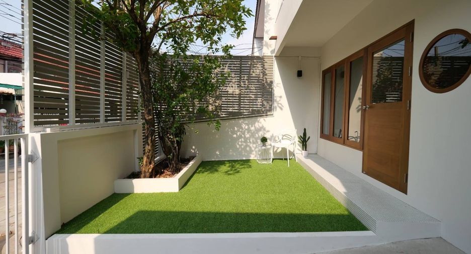 Reihenhaus zum Kauf und zur Miete mit 3 Zimmer in Suan Luang, Bangkok
