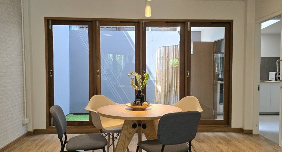 Reihenhaus zum Kauf und zur Miete mit 3 Zimmer in Suan Luang, Bangkok