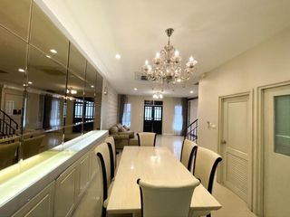 For sale and for rent 3 bedrooms townhouse in Phra Khanong, Bangkok