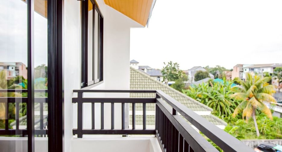 For sale 4 bedrooms house in Wang Thonglang, Bangkok