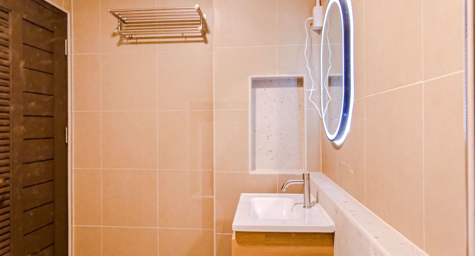 For sale 4 bedrooms house in Wang Thonglang, Bangkok