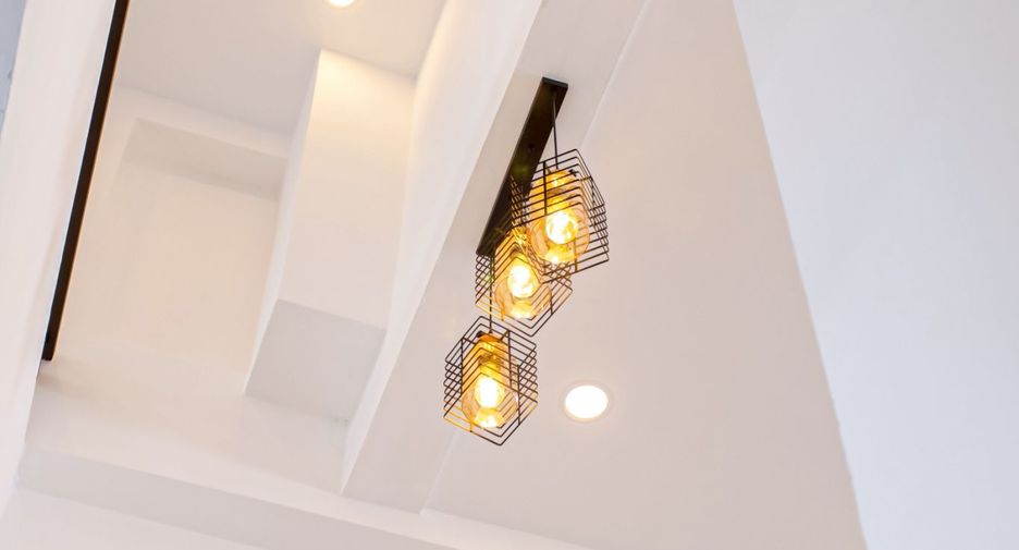 For sale 4 bedrooms house in Wang Thonglang, Bangkok