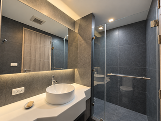 For sale 1 bed condo in Khlong Toei, Bangkok