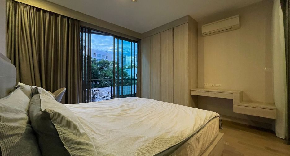 For sale 1 bed condo in Khlong Toei, Bangkok