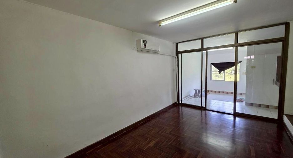 For sale 2 bedrooms townhouse in Phra Khanong, Bangkok