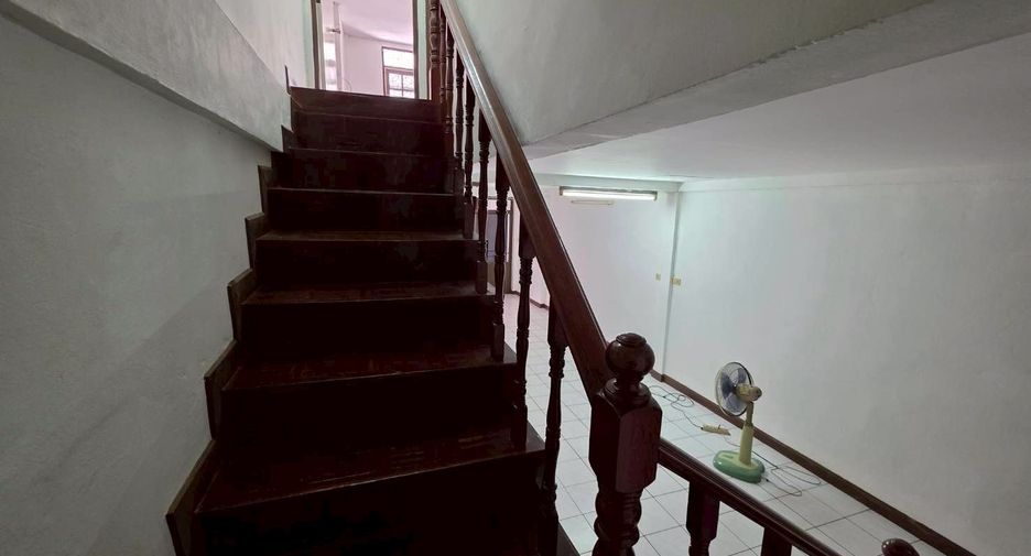 For sale 2 bedrooms townhouse in Phra Khanong, Bangkok