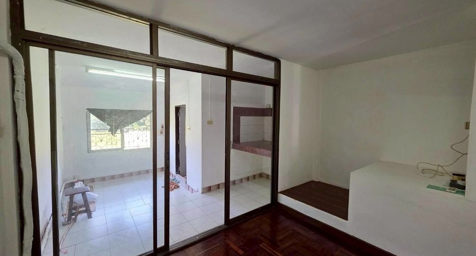 For sale 2 bedrooms townhouse in Phra Khanong, Bangkok
