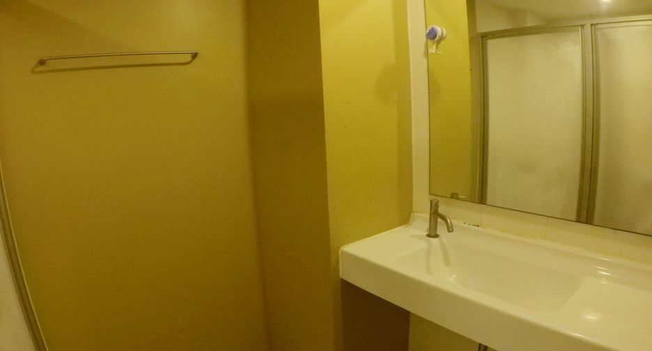 For sale and for rent 2 bedrooms condo in Bang Kapi, Bangkok