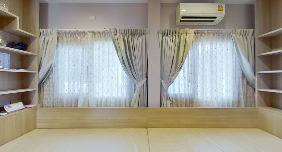 For sale 4 bedrooms house in Bang Na, Bangkok