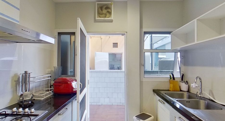 For sale 4 bedrooms house in Bang Na, Bangkok