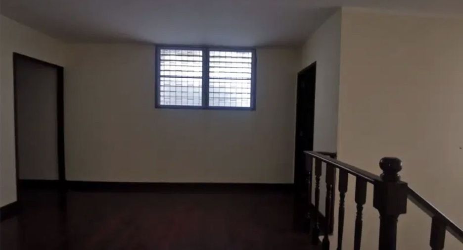 À vendre 2 chambres maison à Sathon, Bangkok