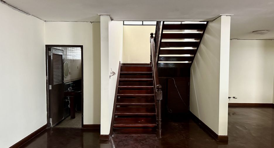À vendre 2 chambres maison à Sathon, Bangkok