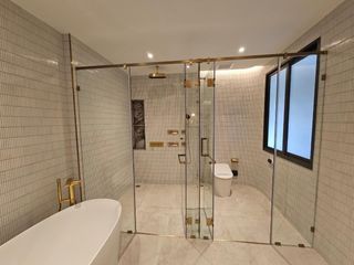 For sale and for rent 5 bedrooms house in Wang Thonglang, Bangkok