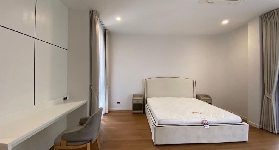 For sale and for rent 5 bedrooms house in Wang Thonglang, Bangkok
