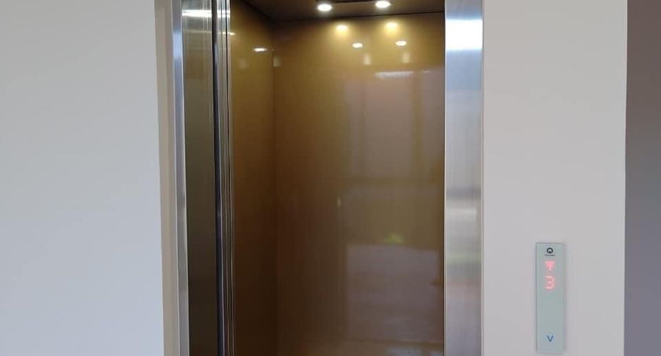 For sale and for rent 5 bedrooms house in Wang Thonglang, Bangkok