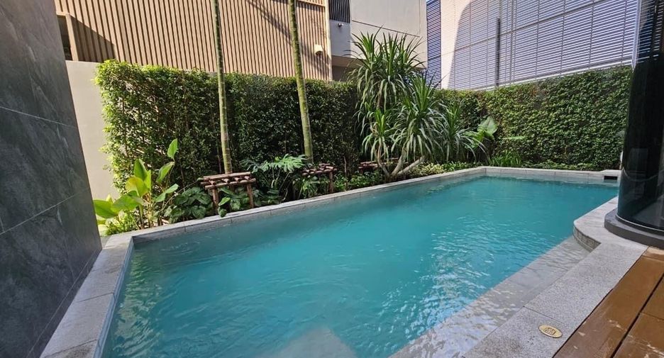 For sale and for rent 5 bedrooms house in Wang Thonglang, Bangkok