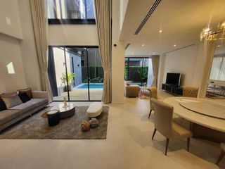 For sale and for rent 5 bedrooms house in Wang Thonglang, Bangkok