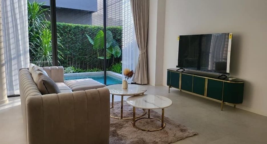 For sale and for rent 5 bedrooms house in Wang Thonglang, Bangkok