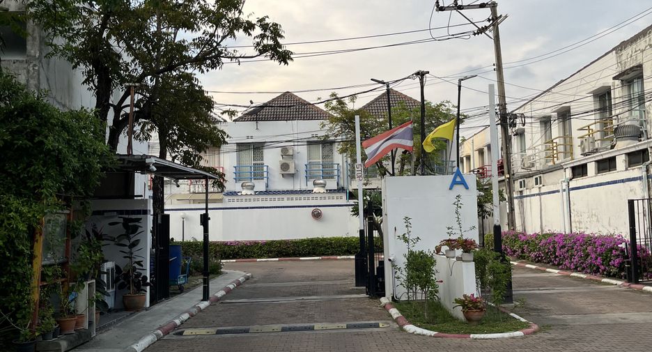 For sale studio townhouse in Bang Phli, Samut Prakan