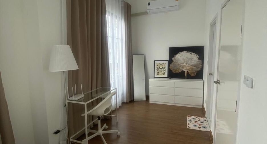 For sale and for rent 3 bedrooms townhouse in Saphan Sung, Bangkok