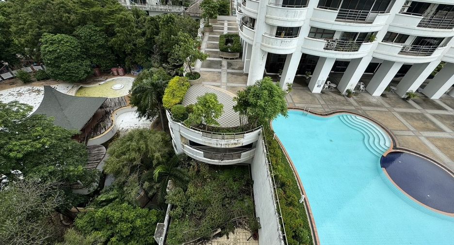 For rent 3 bedrooms condo in Suan Luang, Bangkok