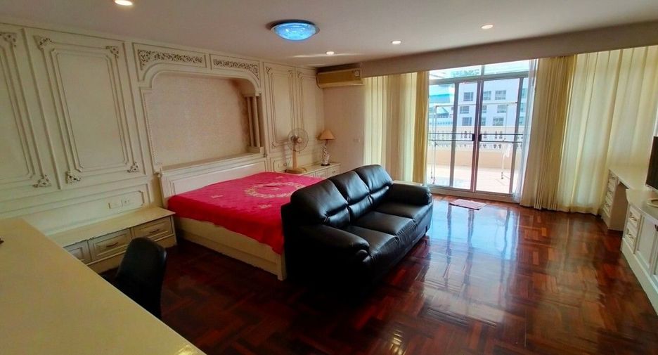 For sale 3 bedrooms condo in Khlong Toei, Bangkok