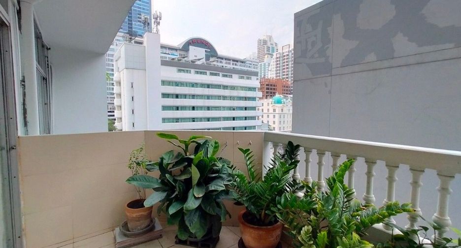 For sale 3 bedrooms condo in Khlong Toei, Bangkok