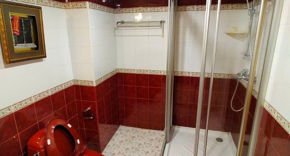 For sale 3 bedrooms condo in Khlong Toei, Bangkok