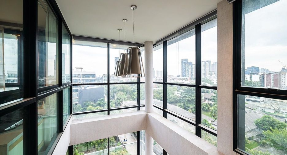 For sale and for rent 2 bedrooms condo in Phra Khanong, Bangkok