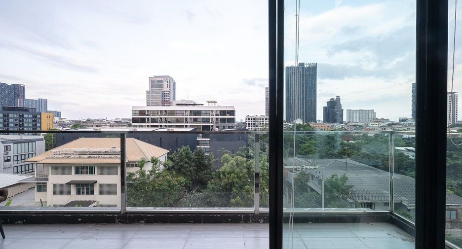 For sale and for rent 2 bedrooms condo in Phra Khanong, Bangkok