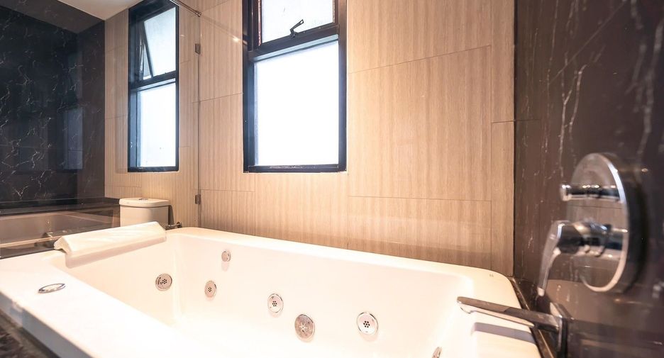For sale and for rent 2 bedrooms condo in Phra Khanong, Bangkok