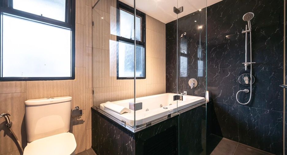 For sale and for rent 2 bedrooms condo in Phra Khanong, Bangkok