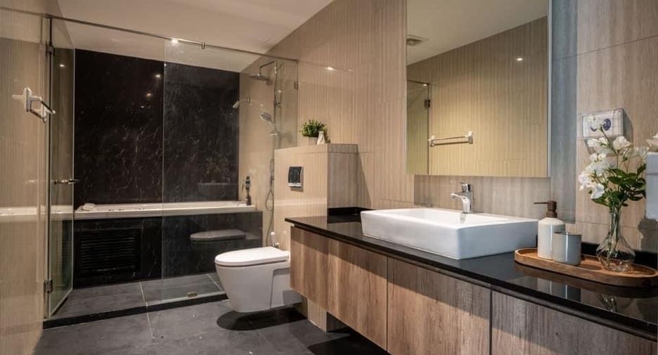 For sale and for rent 3 bedrooms condo in Phra Khanong, Bangkok
