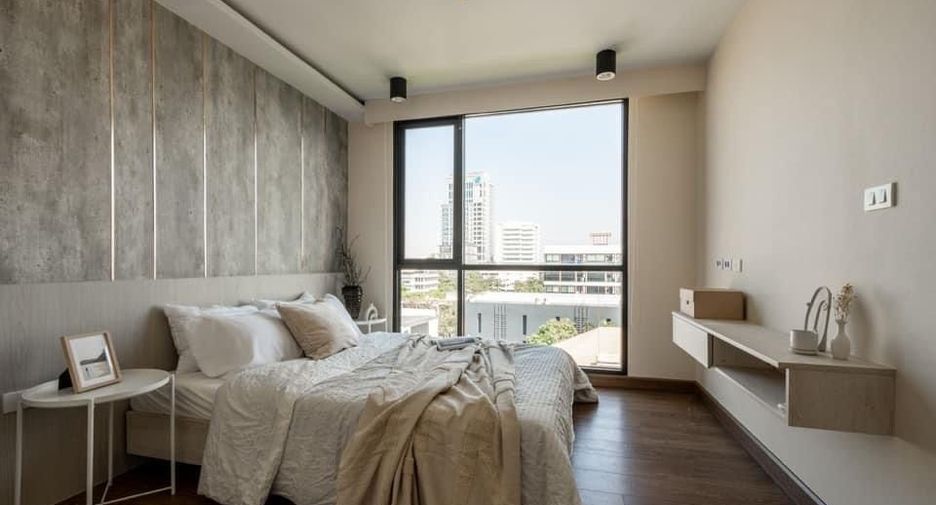 For sale and for rent 3 bedrooms condo in Phra Khanong, Bangkok