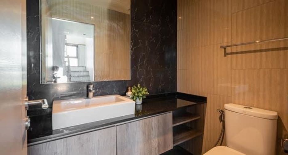 For sale and for rent 3 bedrooms condo in Phra Khanong, Bangkok