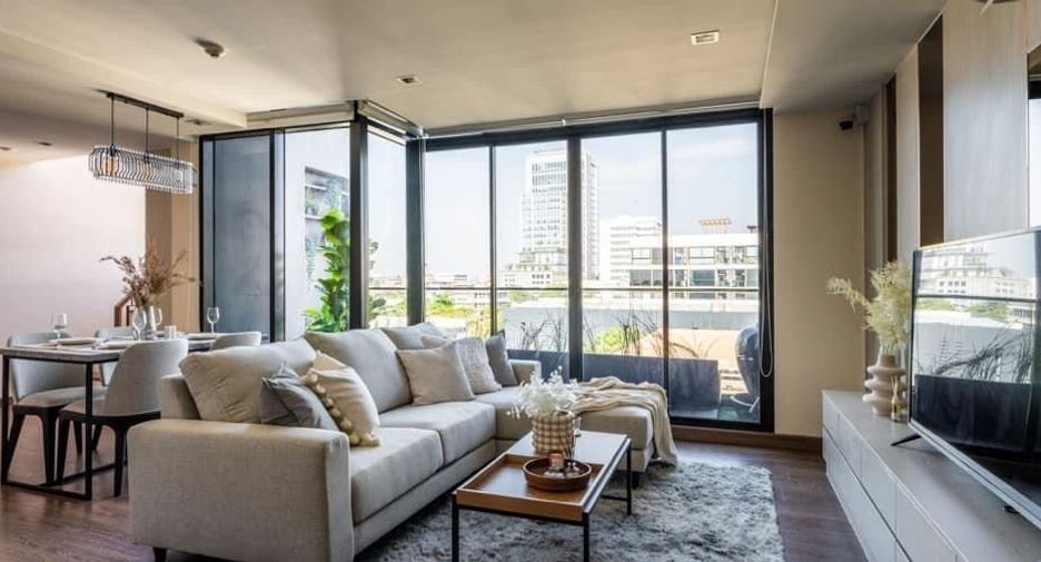 For sale and for rent 3 bedrooms condo in Phra Khanong, Bangkok
