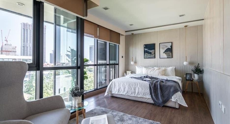 For sale and for rent 3 bedrooms condo in Phra Khanong, Bangkok