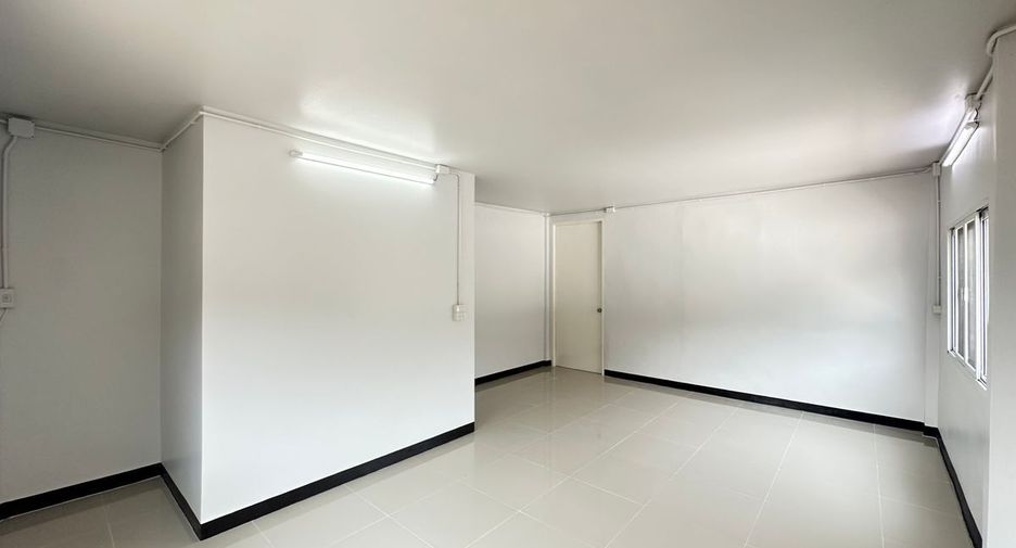 For sale and for rent 3 bedrooms retail Space in Bang Kho Laem, Bangkok