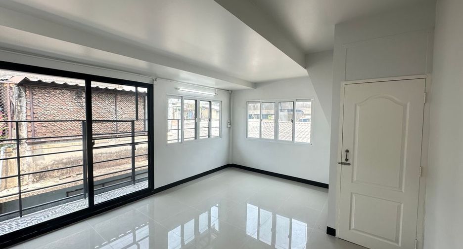 For sale and for rent 3 bedrooms retail Space in Bang Kho Laem, Bangkok