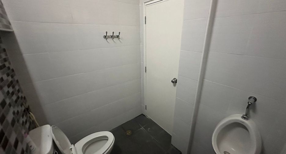 For sale and for rent 3 bedrooms retail Space in Bang Kho Laem, Bangkok