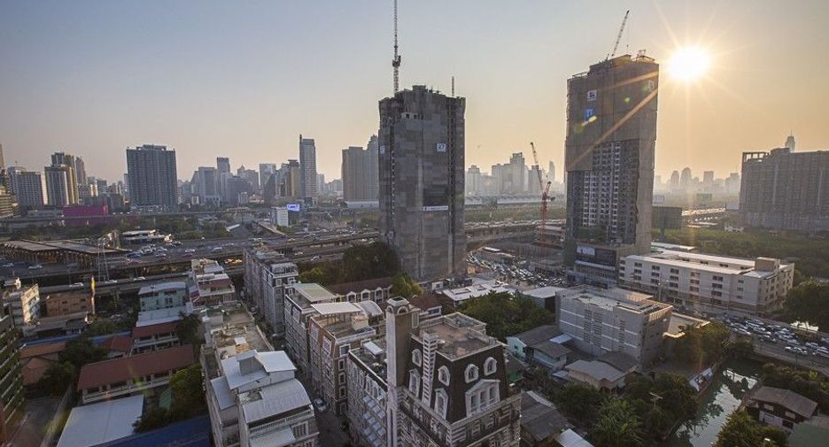 For sale and for rent 1 bed condo in Huai Khwang, Bangkok